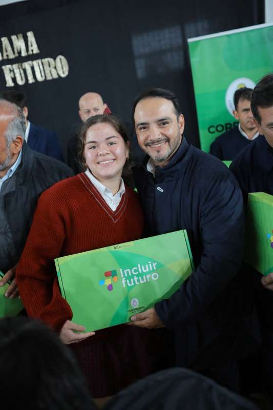 944 alumnos de 3 colegios secundarios se suman a #IncluirFuturo
